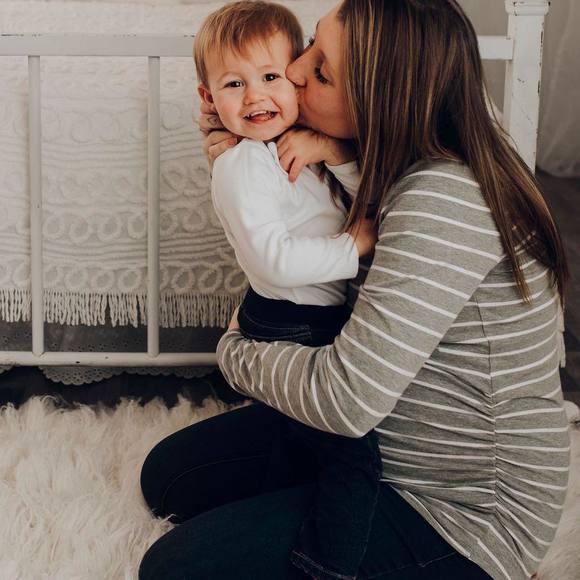 Meet your Posher, Jennifer - Picture 1 of 1